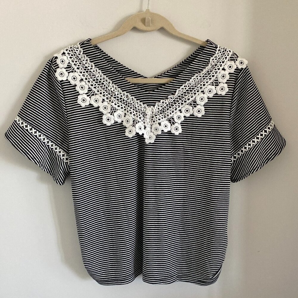 Milan Mode Short Sleeve Shirt Women's Striped Black White With Lace Accents
